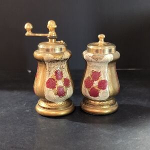 VGT, Italian Chiarugi Florentine Gold/Red Salt/Pepper Mill.